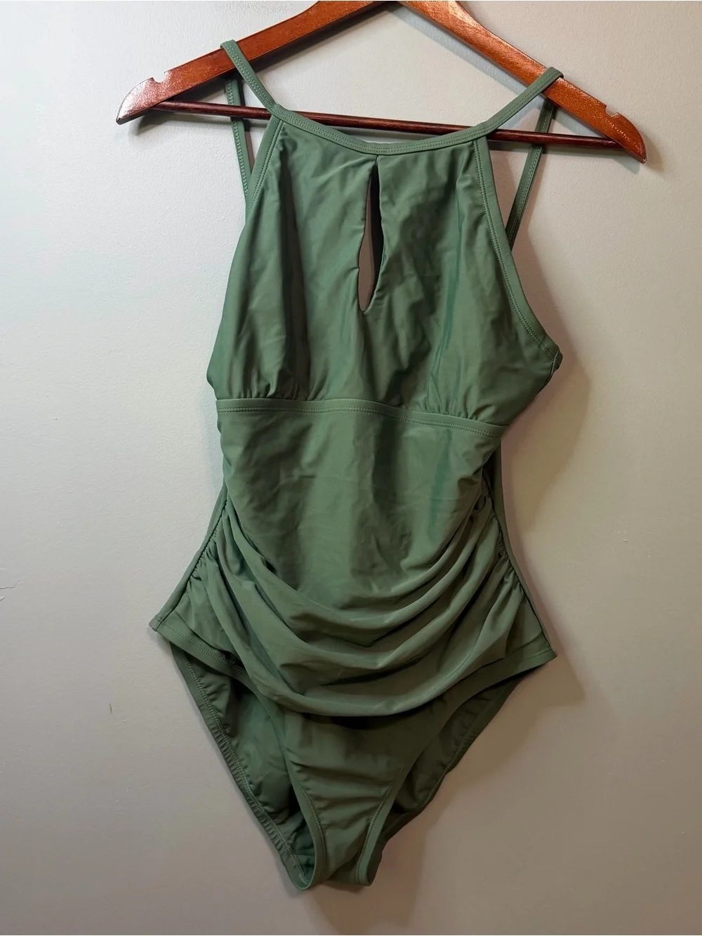 Ellen Tracy Green High Neck Ruched One Piece Swimsuit Size 12 Keyhole Front